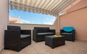 Mango Apartments